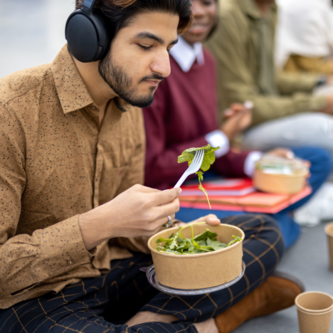 college students dining